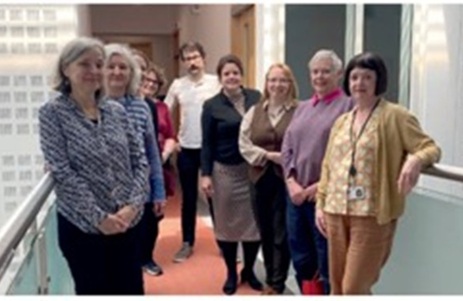 Kim Pratt (right) with GOTH members at the 2023 Symposium