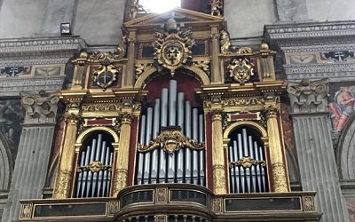 Santo Spirito in Sassia, Rome, nave organ, case designed by Sangallo. (Photo the author)