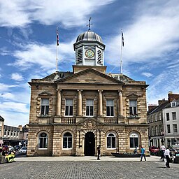 Town Hall @Ian Cunliffe / Town Hall / CC BY-SA 2.0