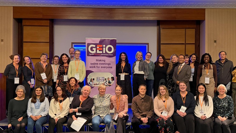conference attendees group photo